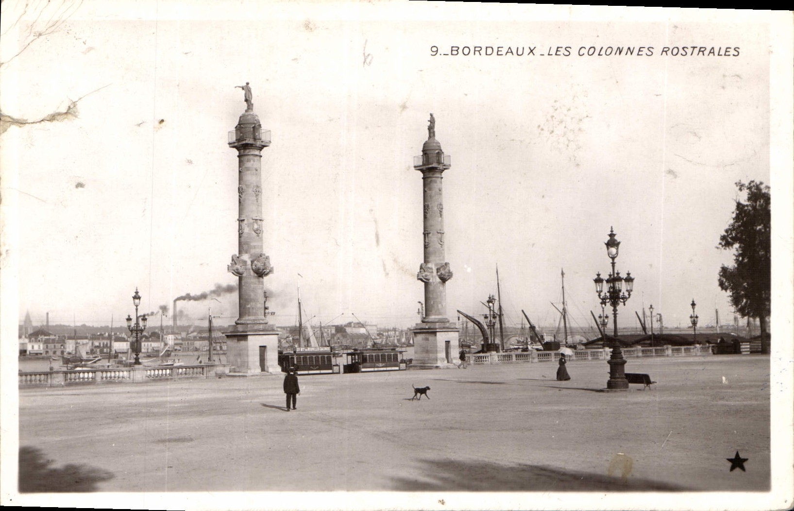 CPA Bordeaux les Colonnes Rostrales 
