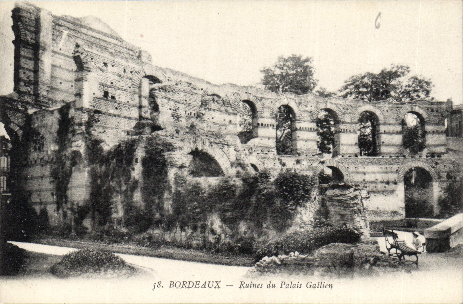 CPA Bordeaux Ruines du Palais Gallien 