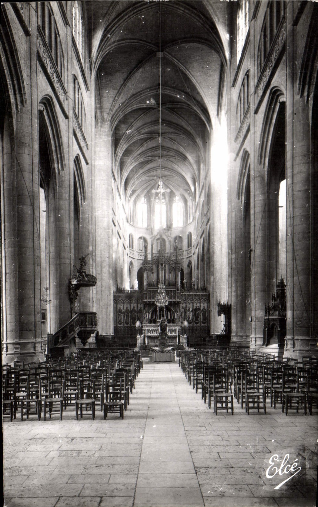 CPA Auch Gers la Cathedrale la Grande Nef Orgue