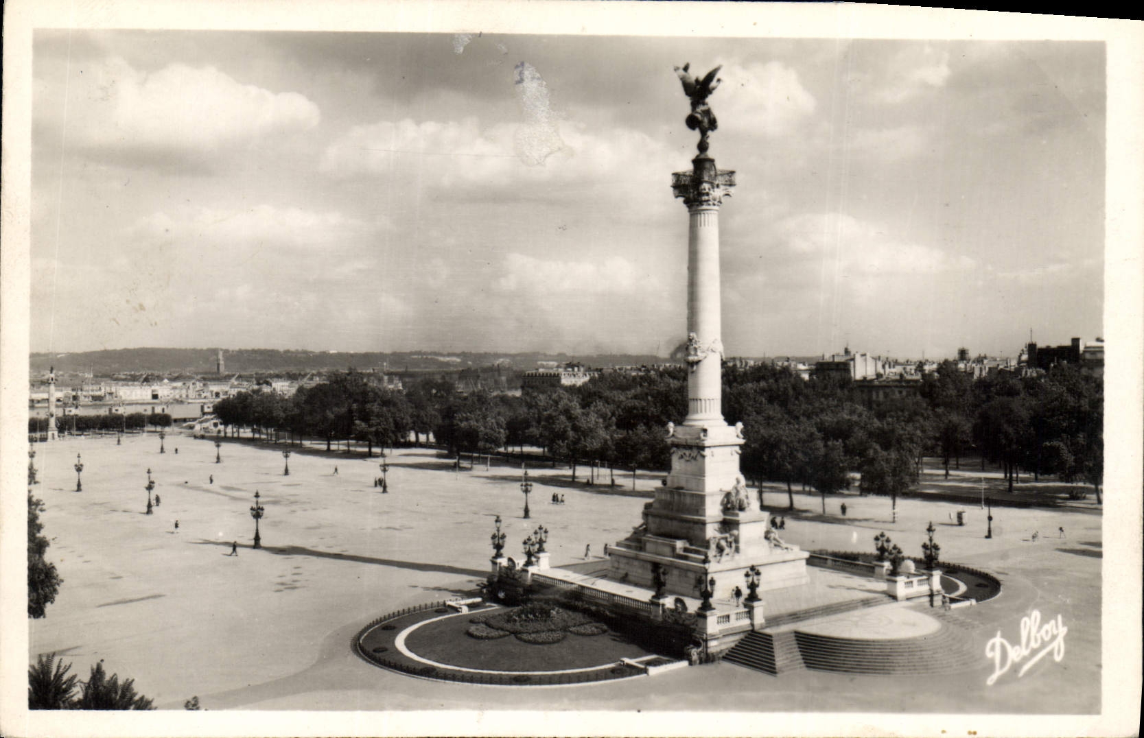 CPA Bordeaux La Place des Quinconces 