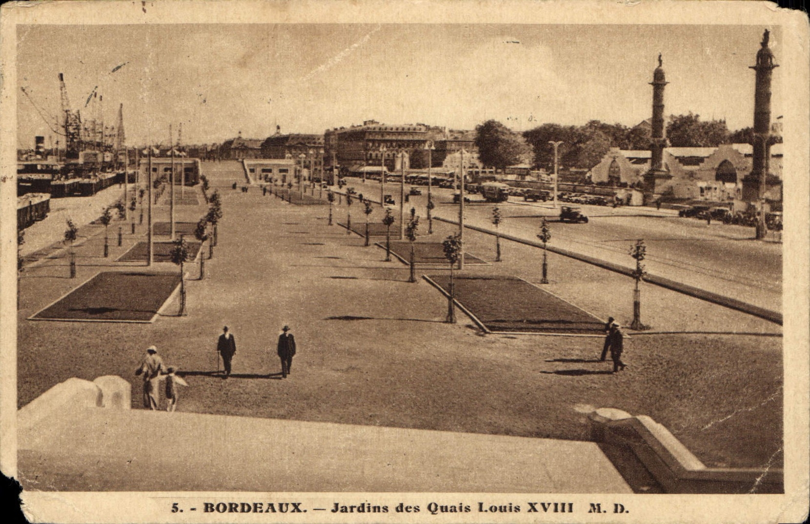 CPA Bordeaux Jardins des Quais Louis XVIII MD