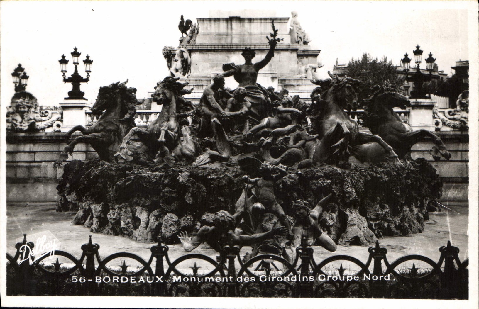CPA Bordeaux Monument des Girondins Groupe Nord