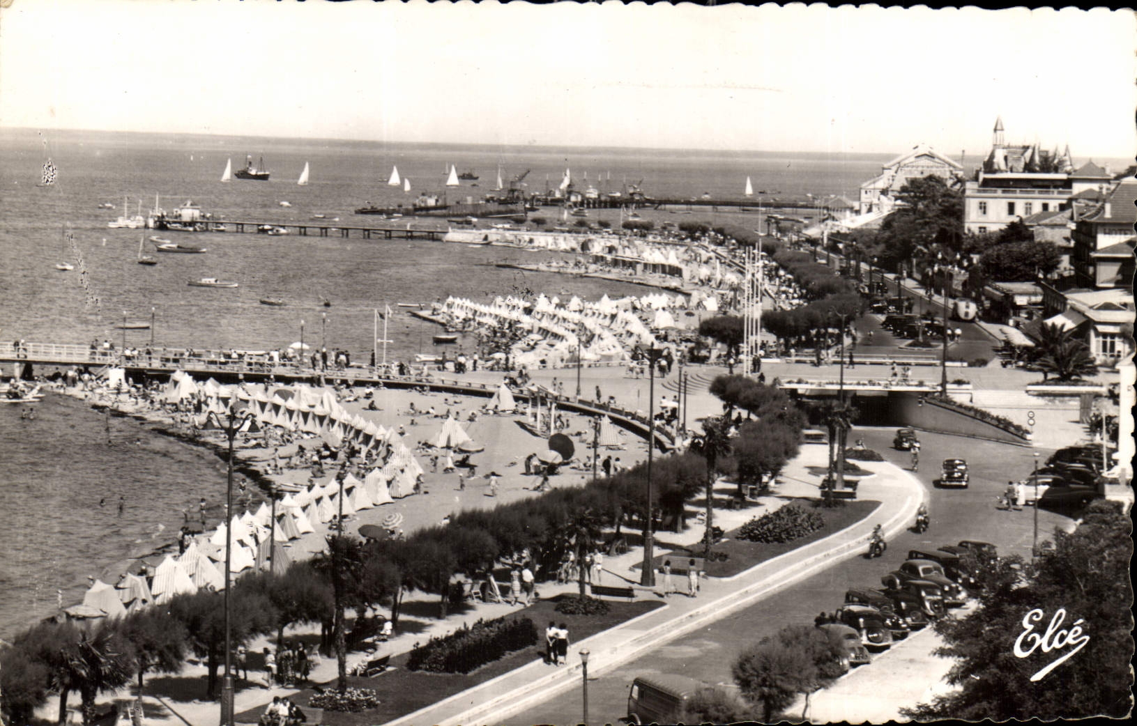 CPA Arcachon Gironde Le Plage les 3 Jetees les Regates