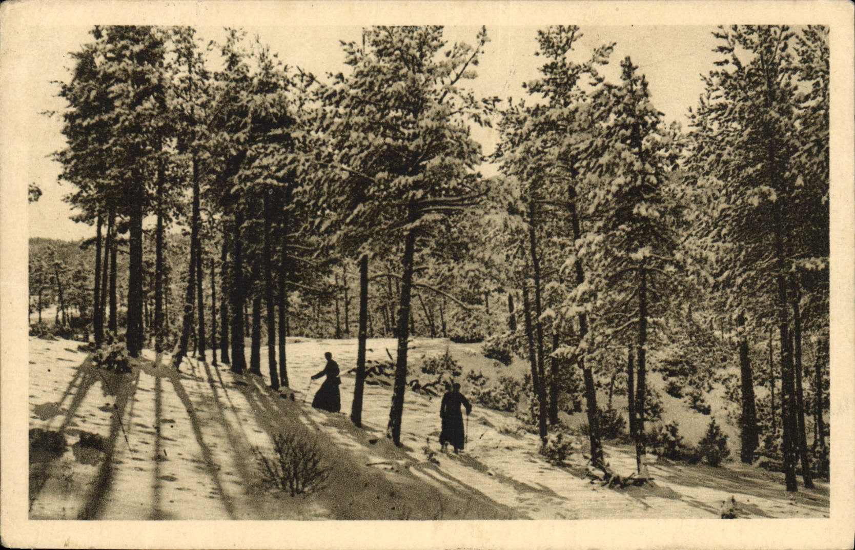 CPA Sanatorium du Clerge de France Thoren AM Teleph N Promenade dans la neige 