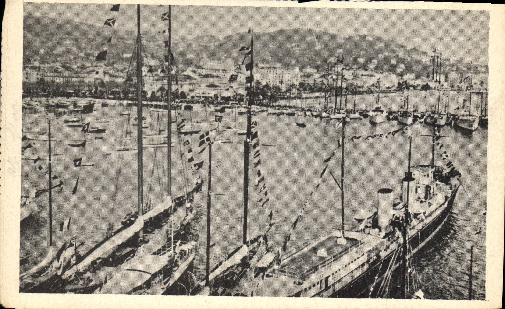 CPA Le Port de Cannes  Bateaux