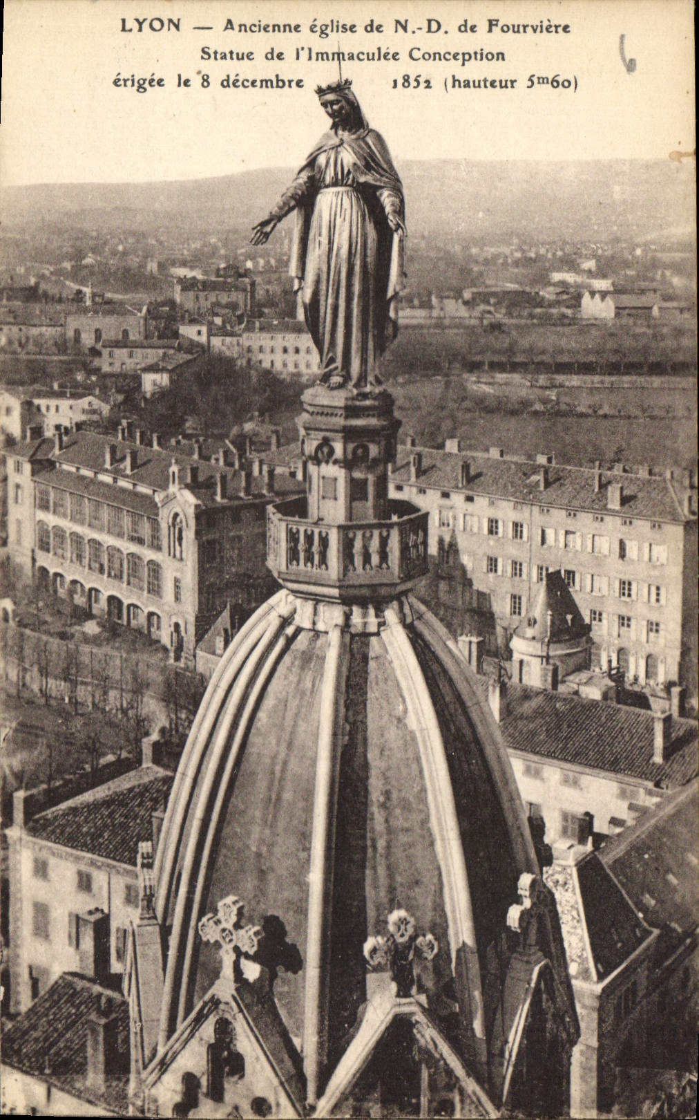 CPA Lyon Ancienne eglise de N D de Fourviere Statue de l'Immaculate Conception