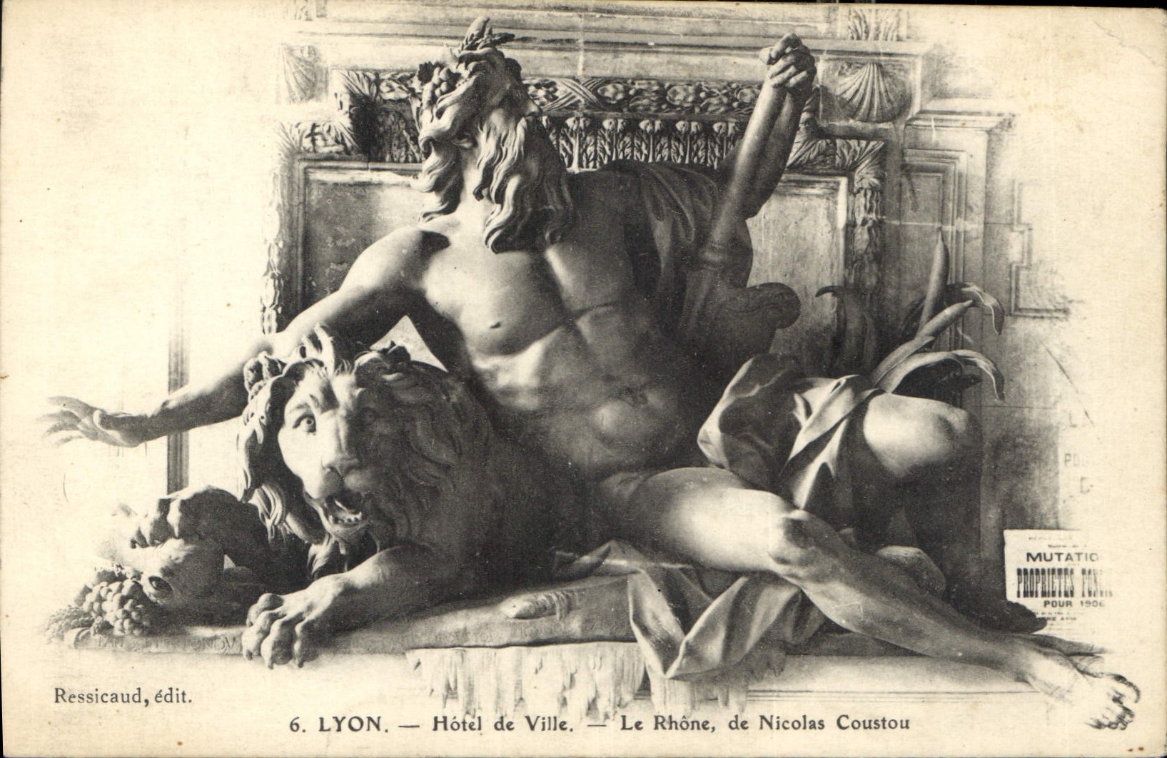 CPA Lyon Hotel de Ville Le Roche de Nicholas Coustou Lion