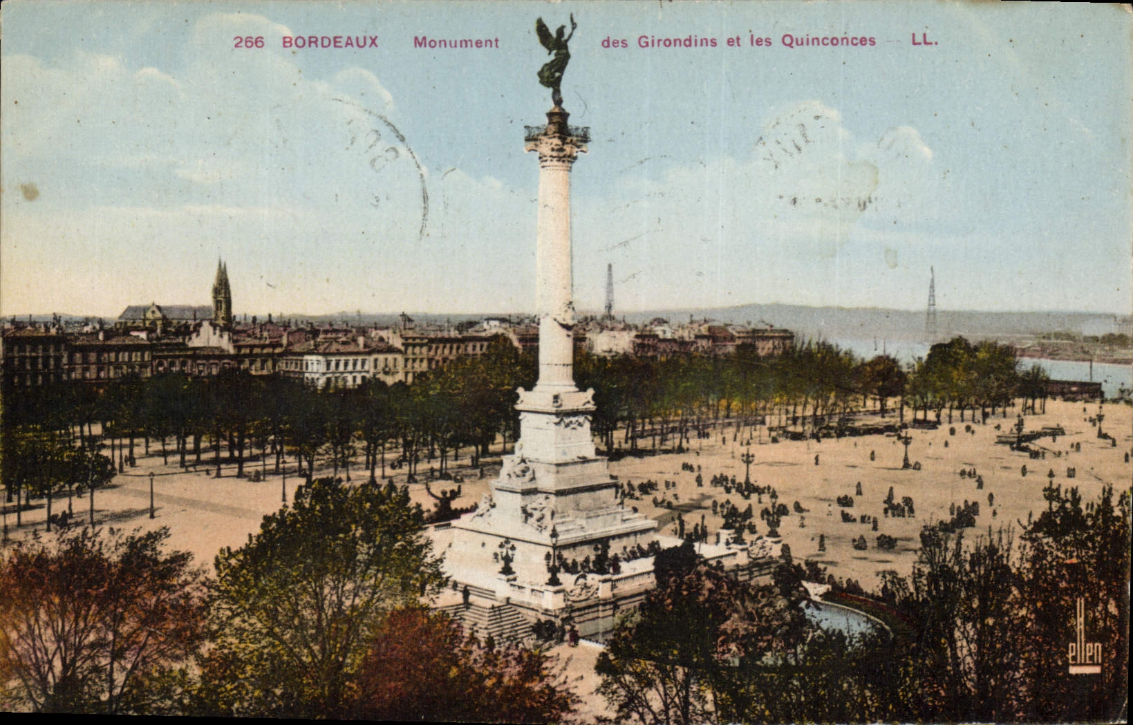 CPA Bordeaux Monument des Girondins et les Quinconces 