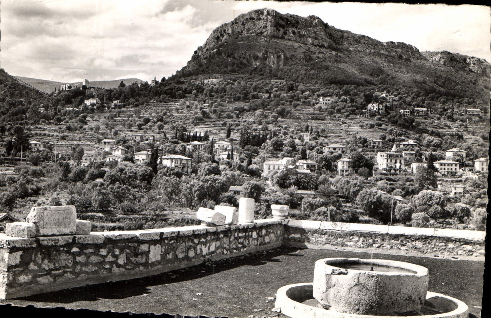 CPA Vence Le Musee Lapidaire et le BAou des Blanc