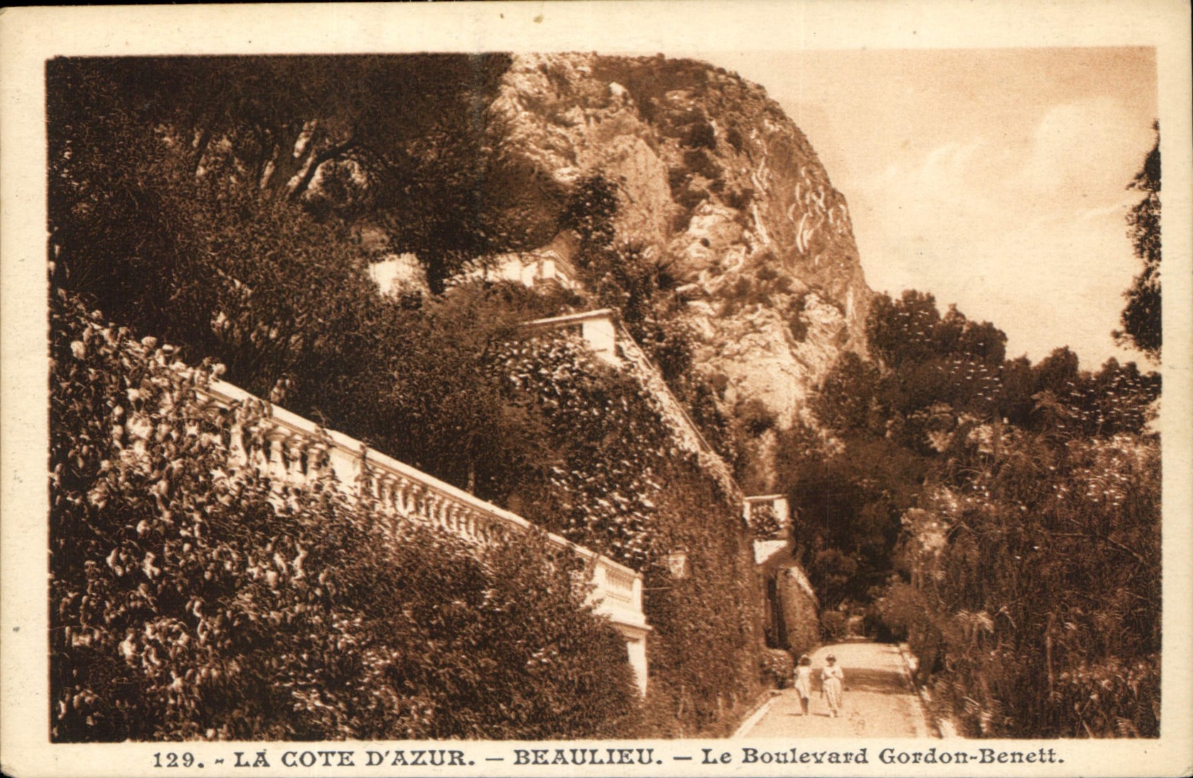 CPA La Cote D'Azur Beaulieu le Boulevard Gordon Benett