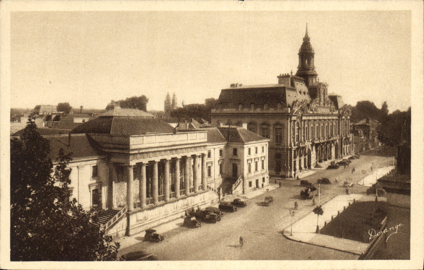 CPA Tours Le Palais du Justice et l'Hotel de Ville 