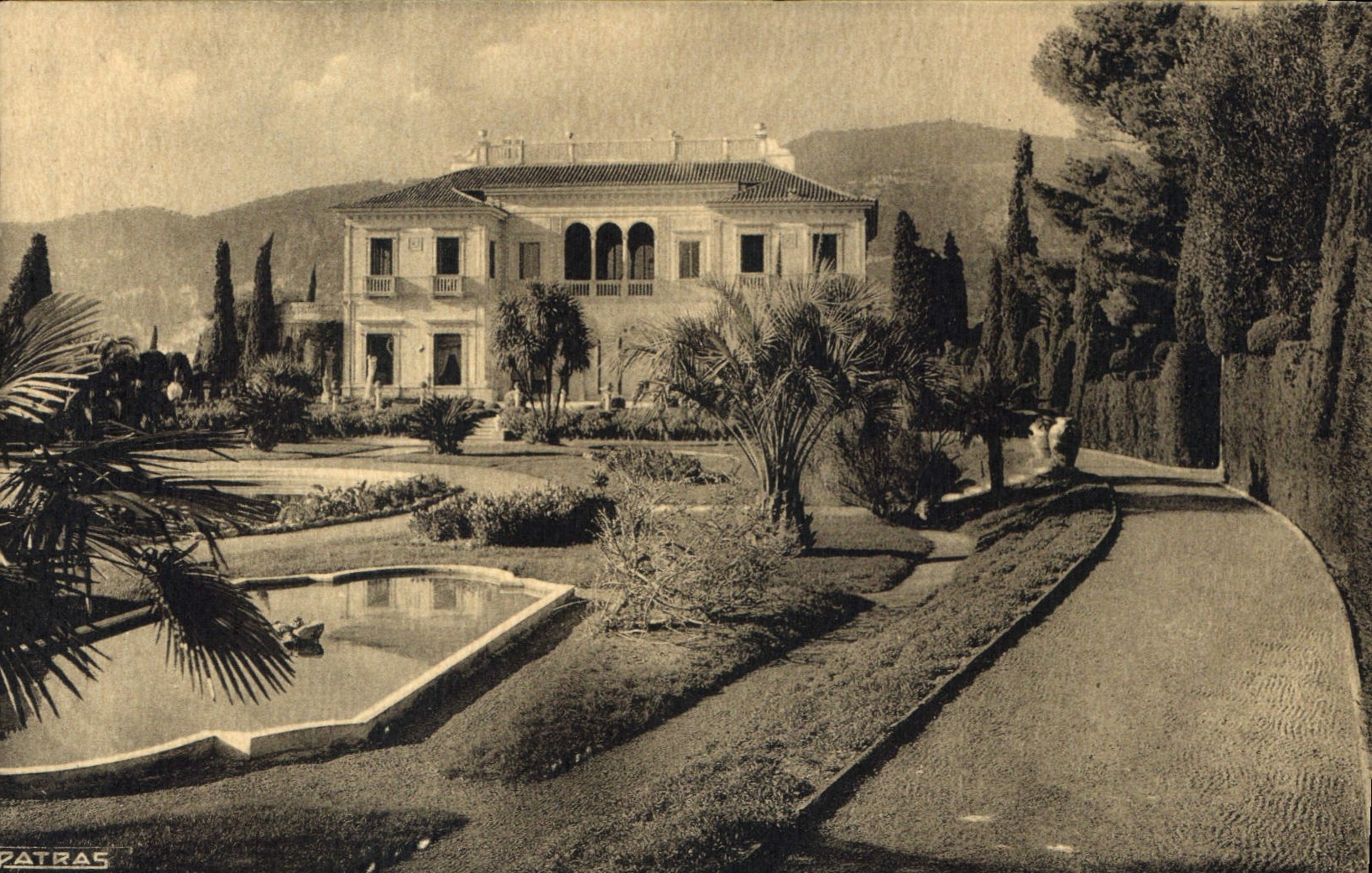 CPA Musee ile de France Saint Jean Cap Ferrat Un coin de parterre