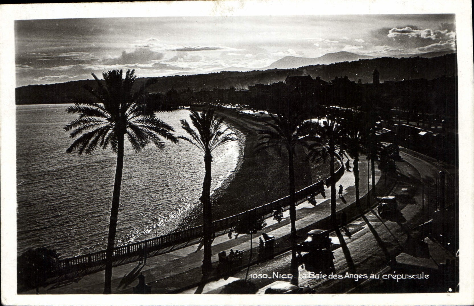 CPA Nice a Baie des Anges au crepuscule 
