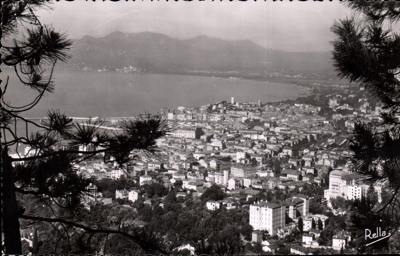 CPA Cannes vue generale prise se Super Cannes 