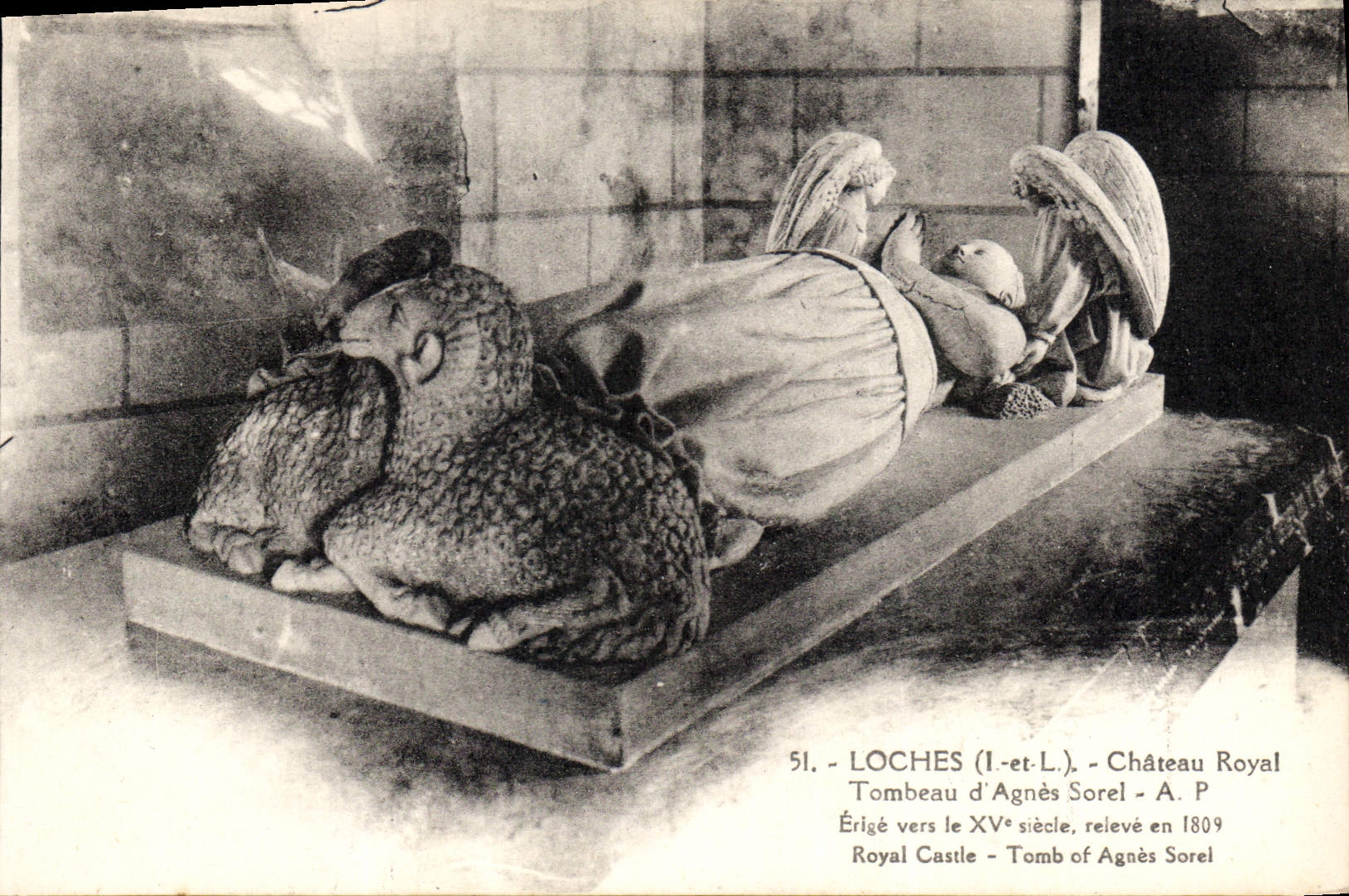 CPA Loches Chateau Royal Tombeau d'Agnes Sorel