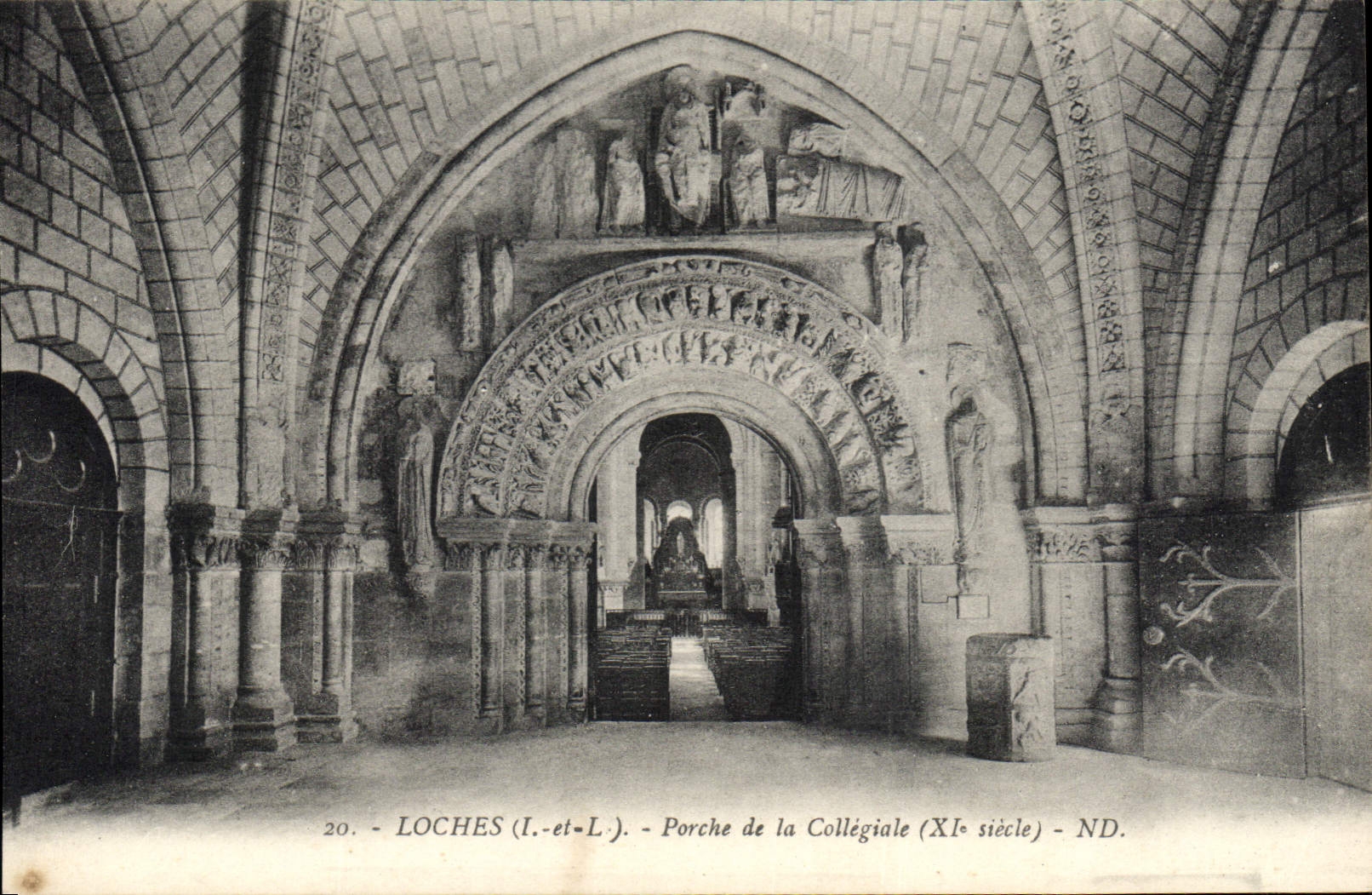 CPA Loches Porche de la Collegiale 
