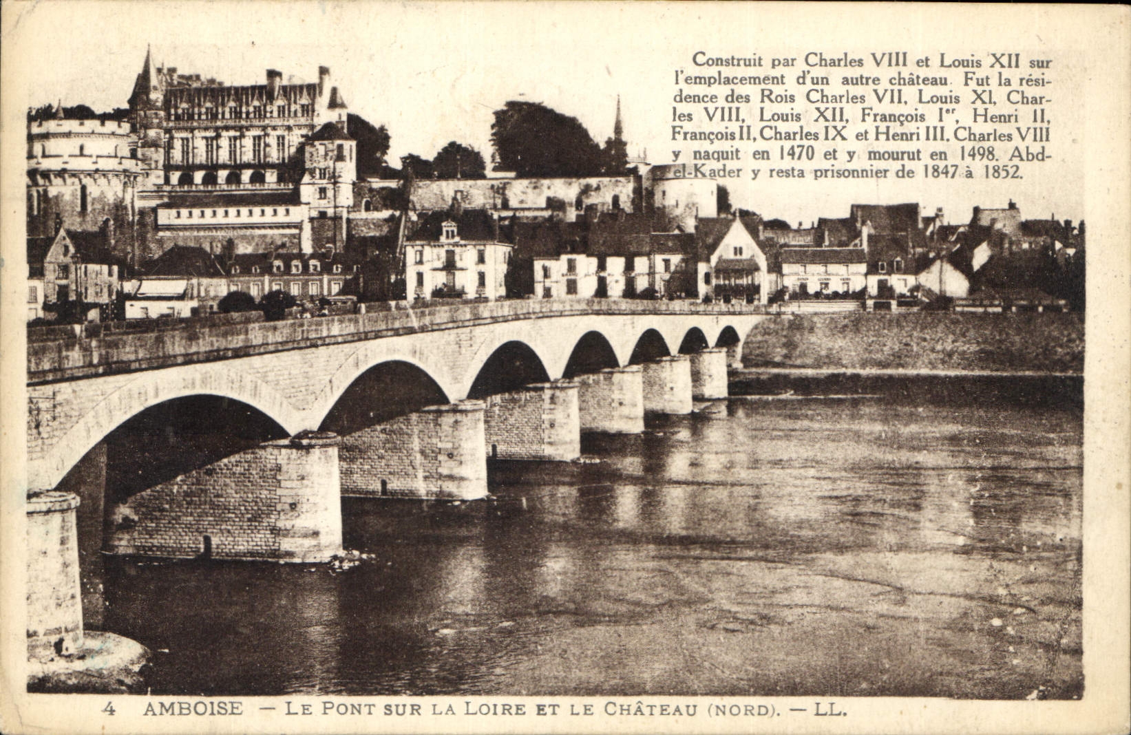 CPA Amboise Le Pont Sur La Loire et Le Chateau