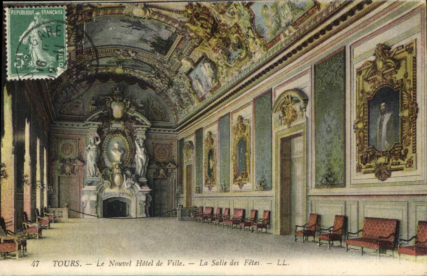 CPA Tours Le Nouvel Hotel de Ville 