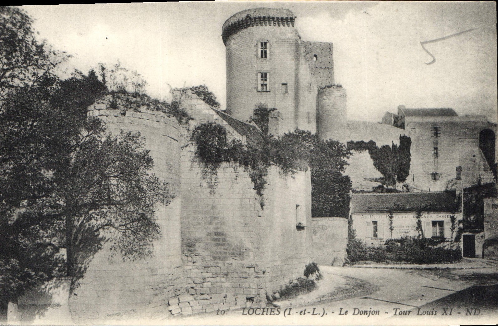CPA Loches Le Donjon Tour Louis XI 