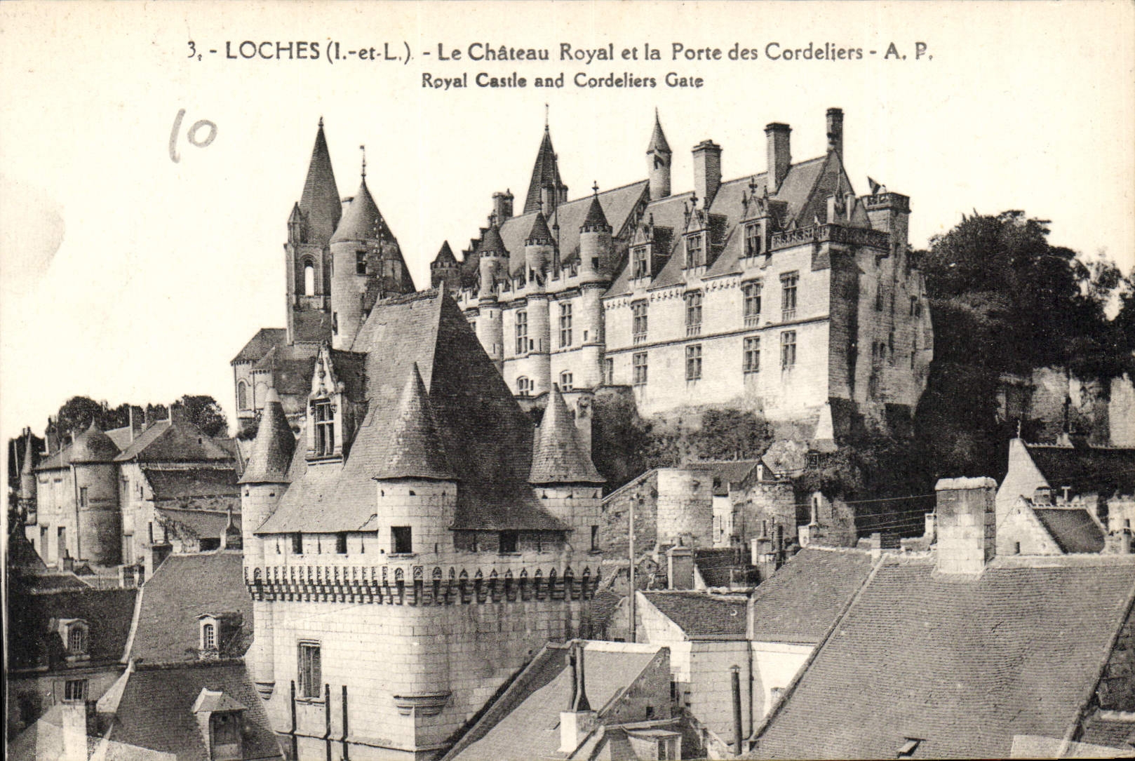 CPA Loches Le Chateau Royal et la Porte des Cordeliers 