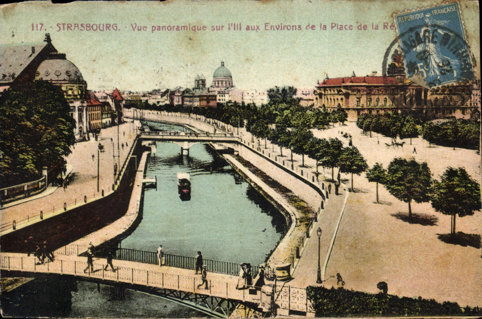 CPA Strasbourg vue Panoramique sur l'Ill aux environs de la Place 