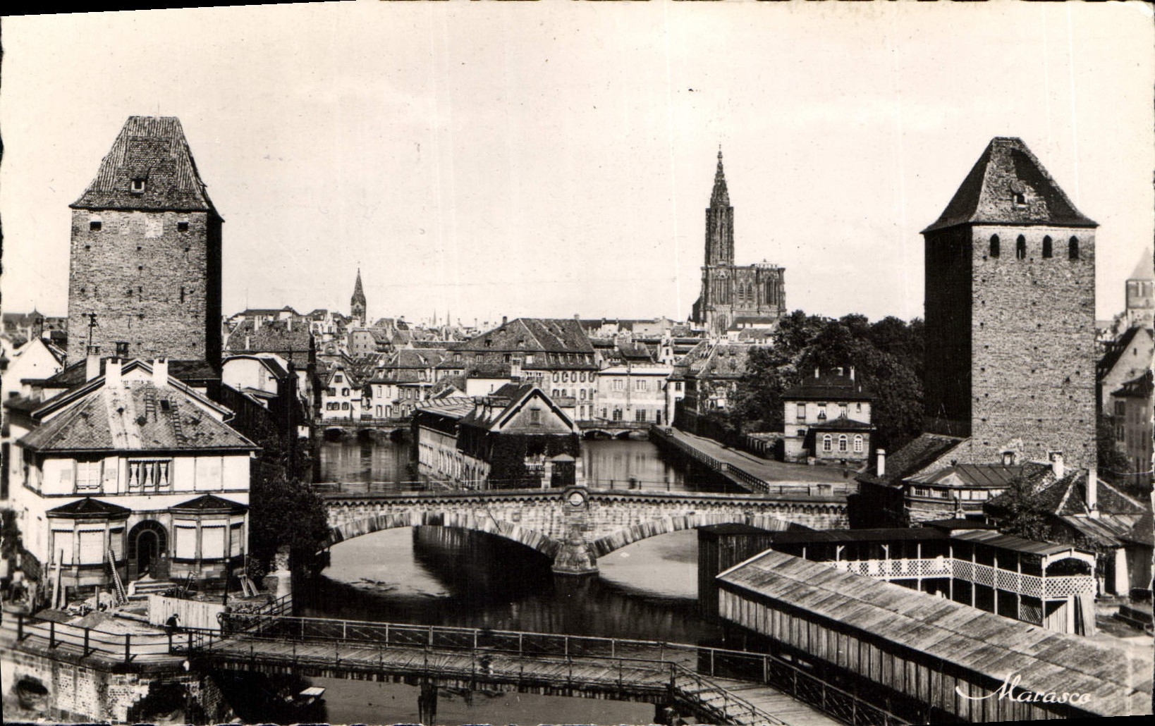 CPA Strasbourg Panorama des Ponts Couverts 