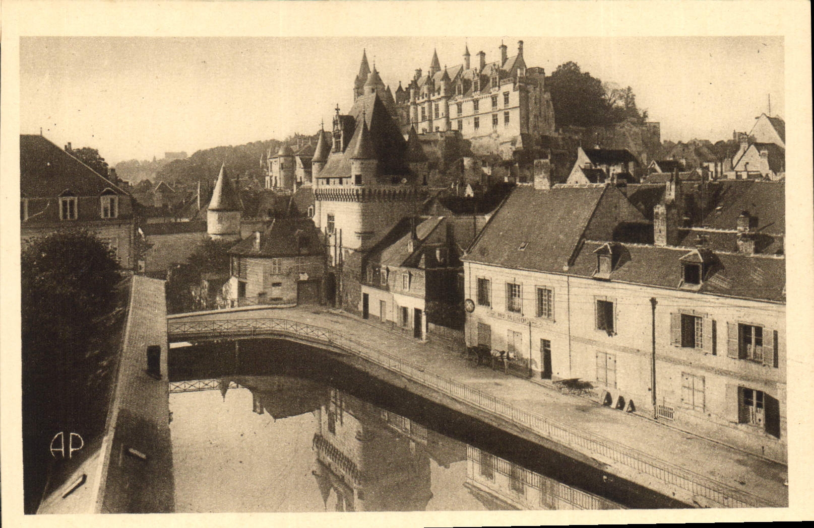 CPA Loches Le Chateau Royal et Porte des Cordeliers 