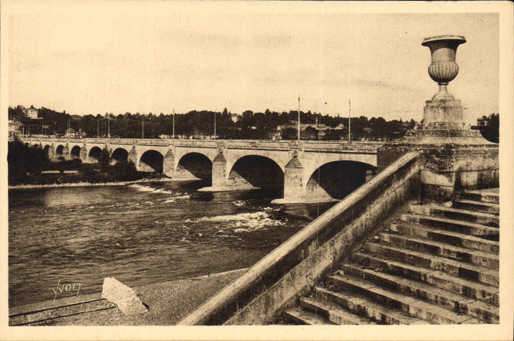 CPA Tours Le Pont de Pierre 