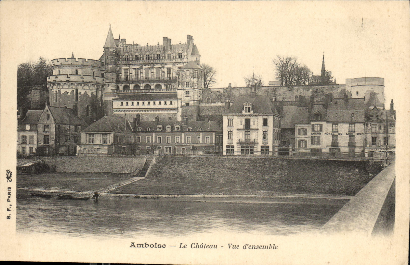 CPA Amboise Le Chateau Vue d'ensemble 