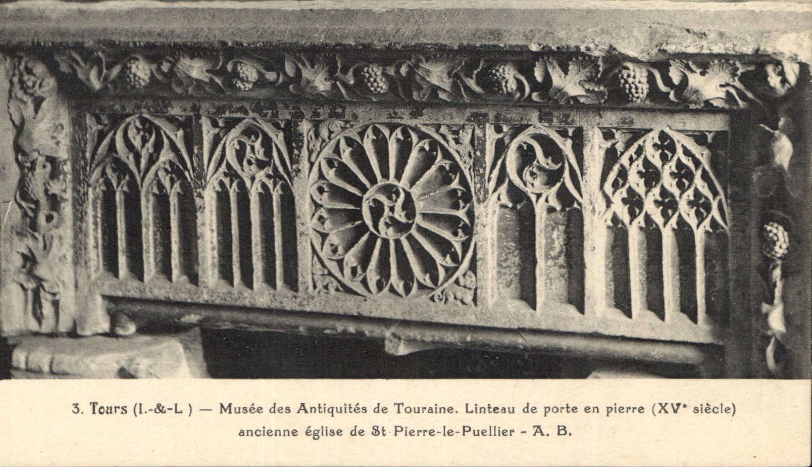CPA Tours Musee des Antiquites de Tourraine