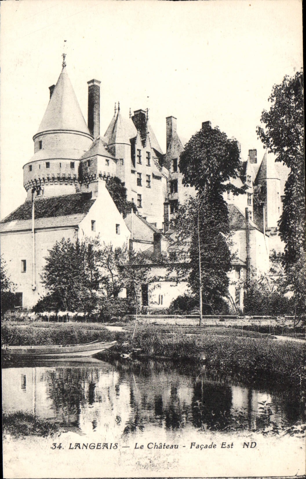 CPA Langeais Le Chateau Facade Est ND 