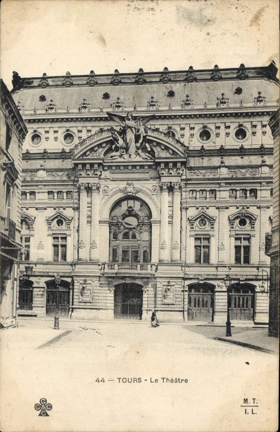 CPA Tours Le Theatre 