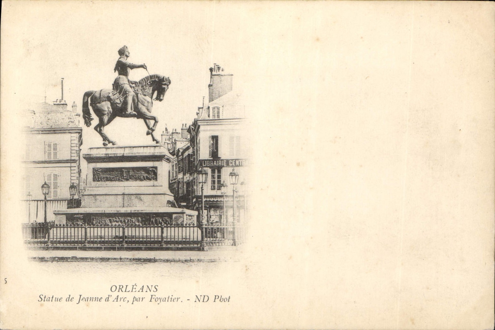 CPA Orleans Statue de Jeanne d'Arc par Foyatier 