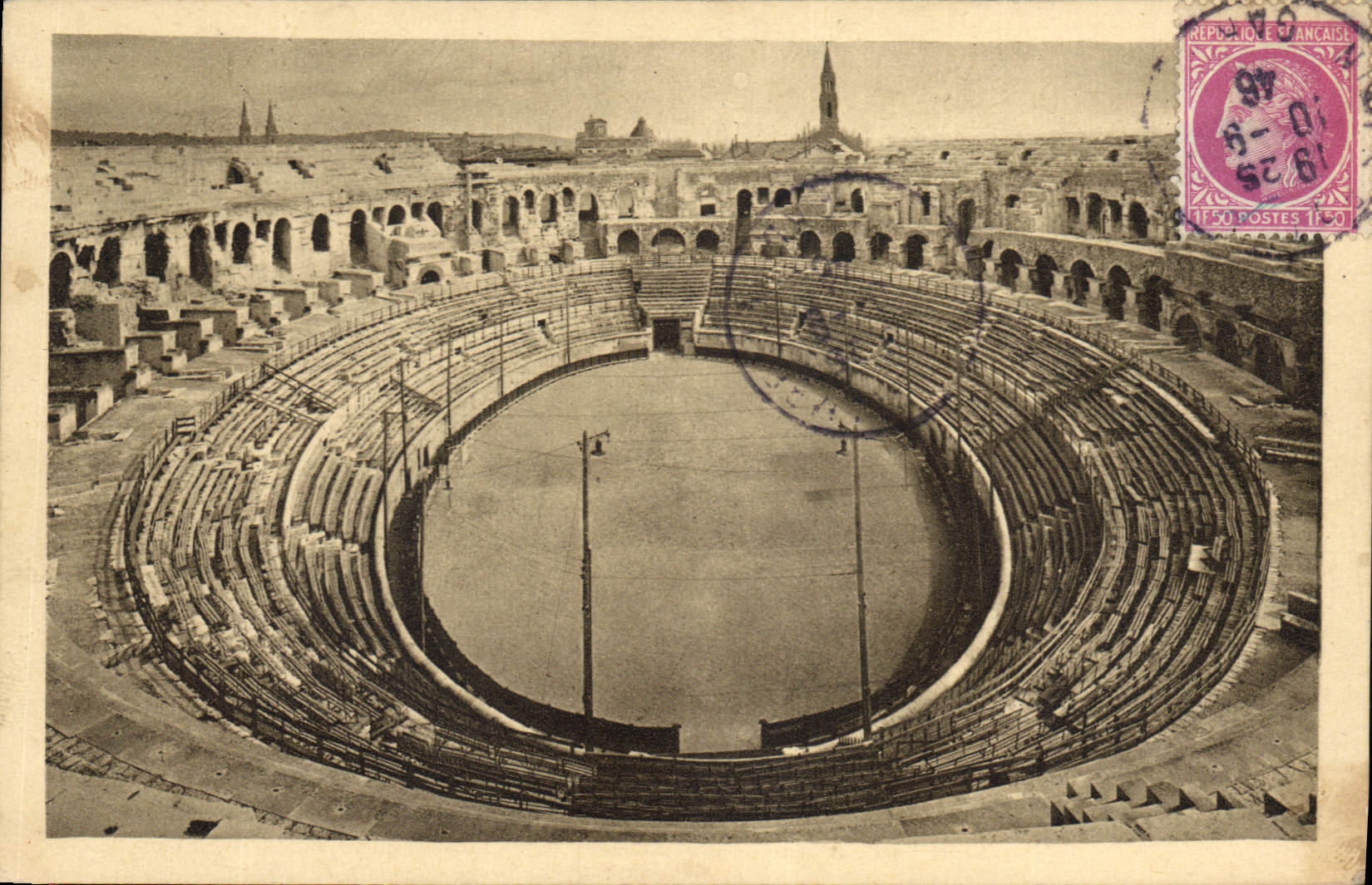 CPA Nimes Interieur des Arenes Romaines 