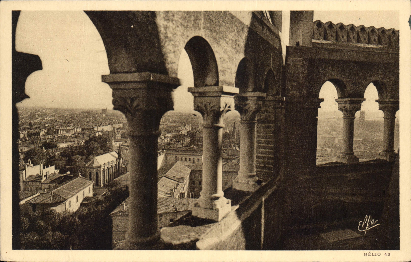 CPA Pyrenees Ocean Toulouse Panorama sur Toulouse pris du Cloitre de Saint Sernin