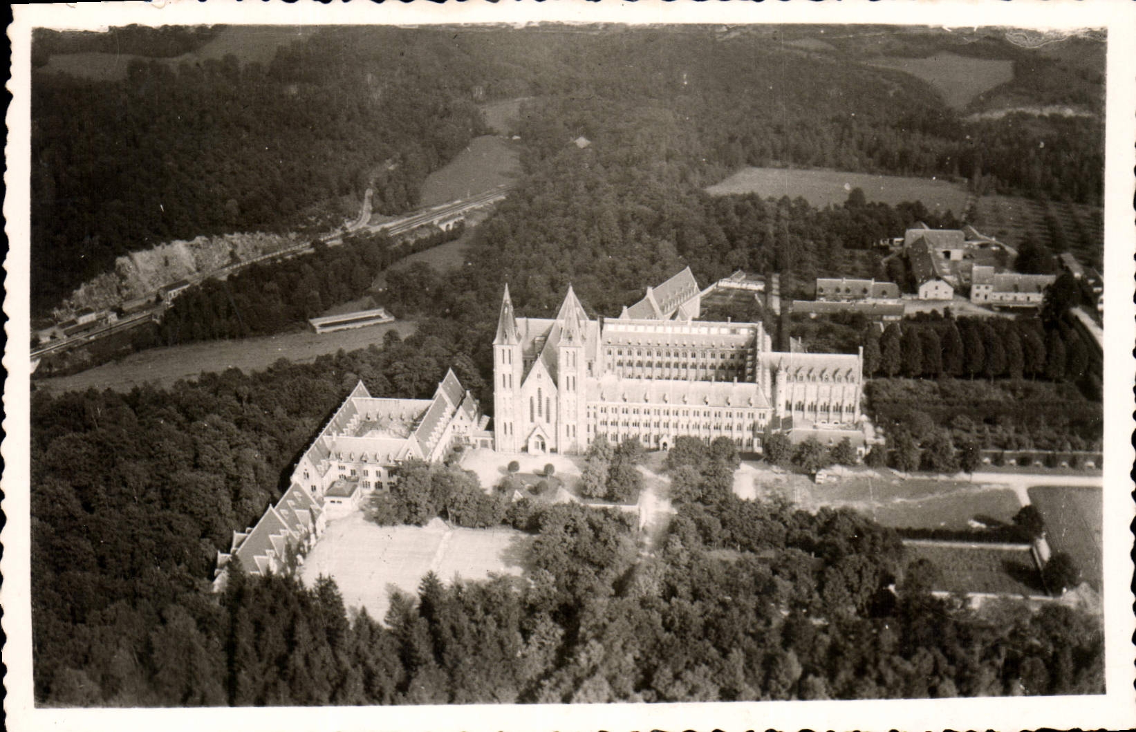 CPA Abbaye de Maredsous vue Aerienne 