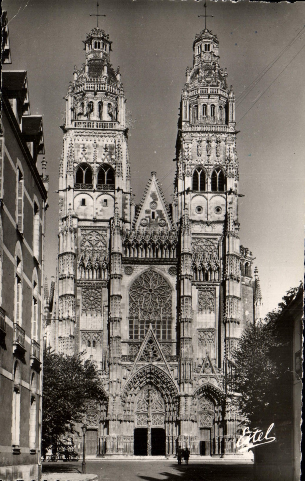 CPA Tours Facade de la Cathedrale 