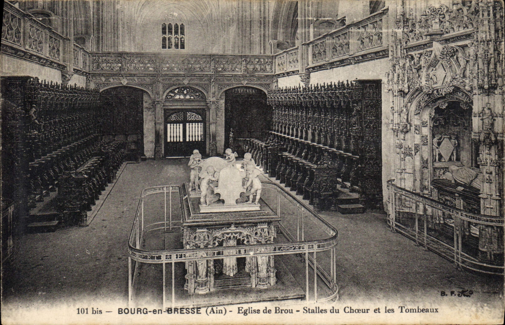 CPA Bourg en Bresse Ain Eglise de Brou Stalles du Choeur et les Tombeaux 
