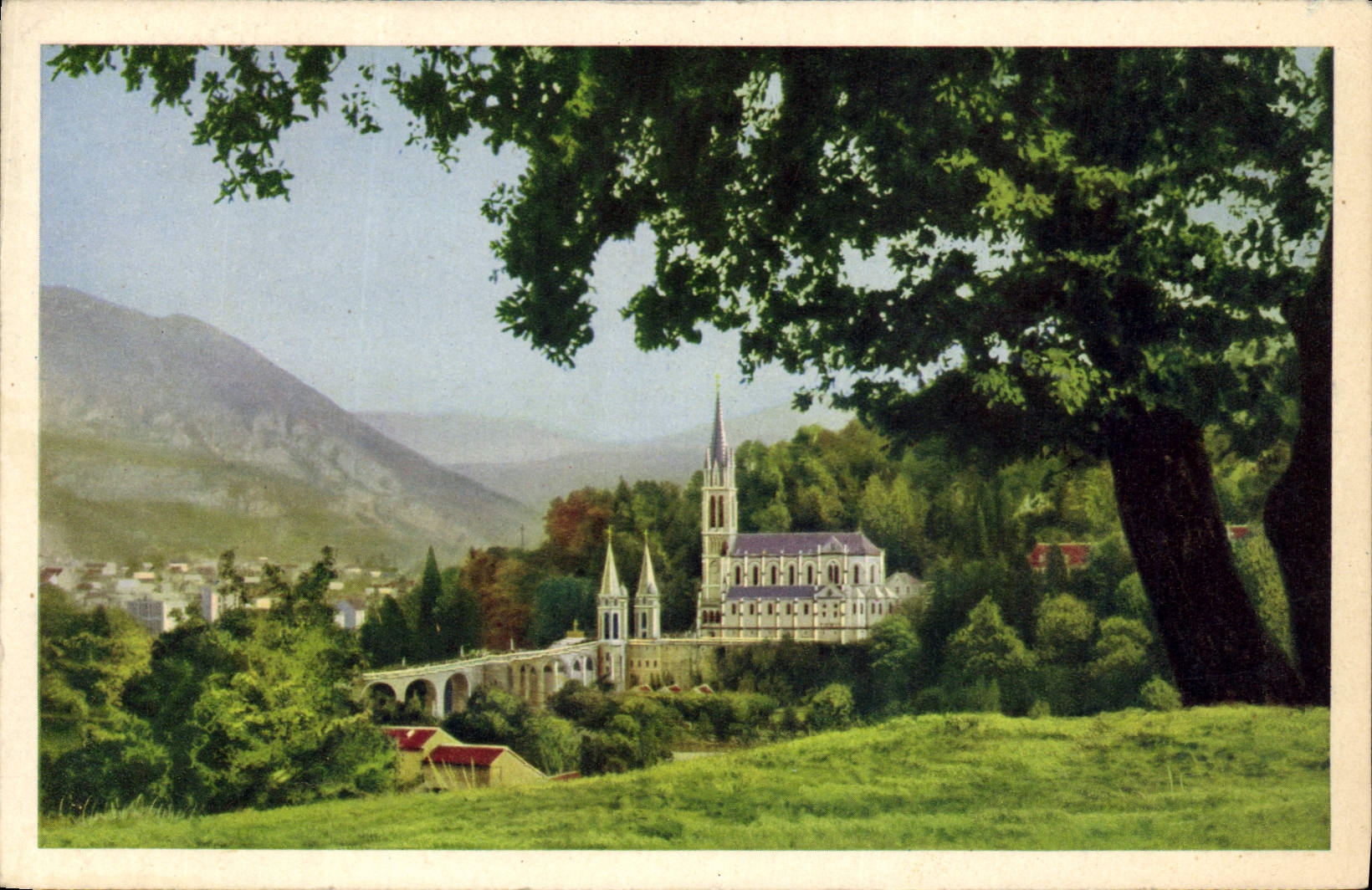 CPA Lourdes la Basilique et le Pic du Jer 