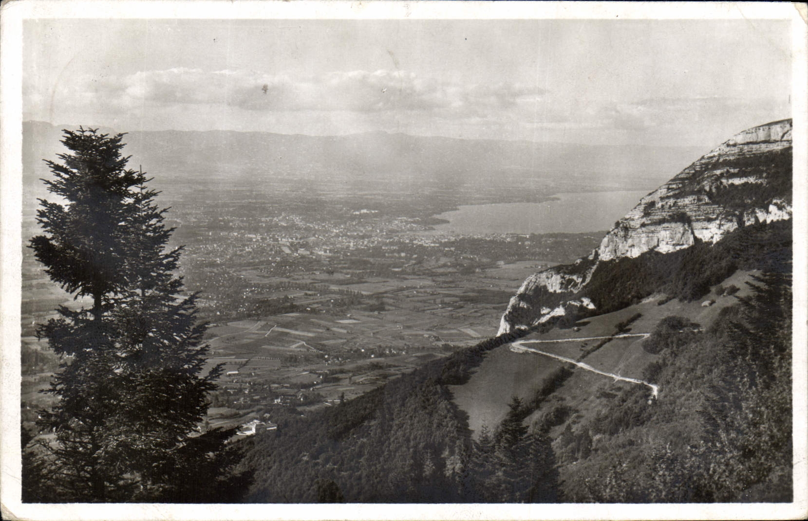 CPA Le Saleve Route de la Croisette et vue sur Geneve 