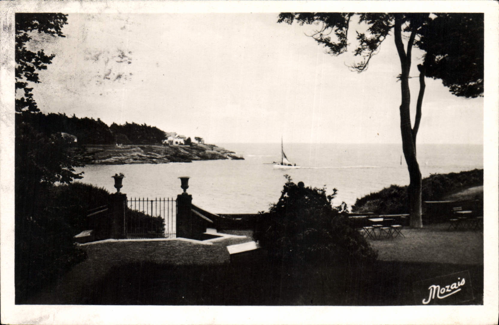 CPA Pornic L Inf l'Entree du Port prise de l'Hotel du Jardinet 