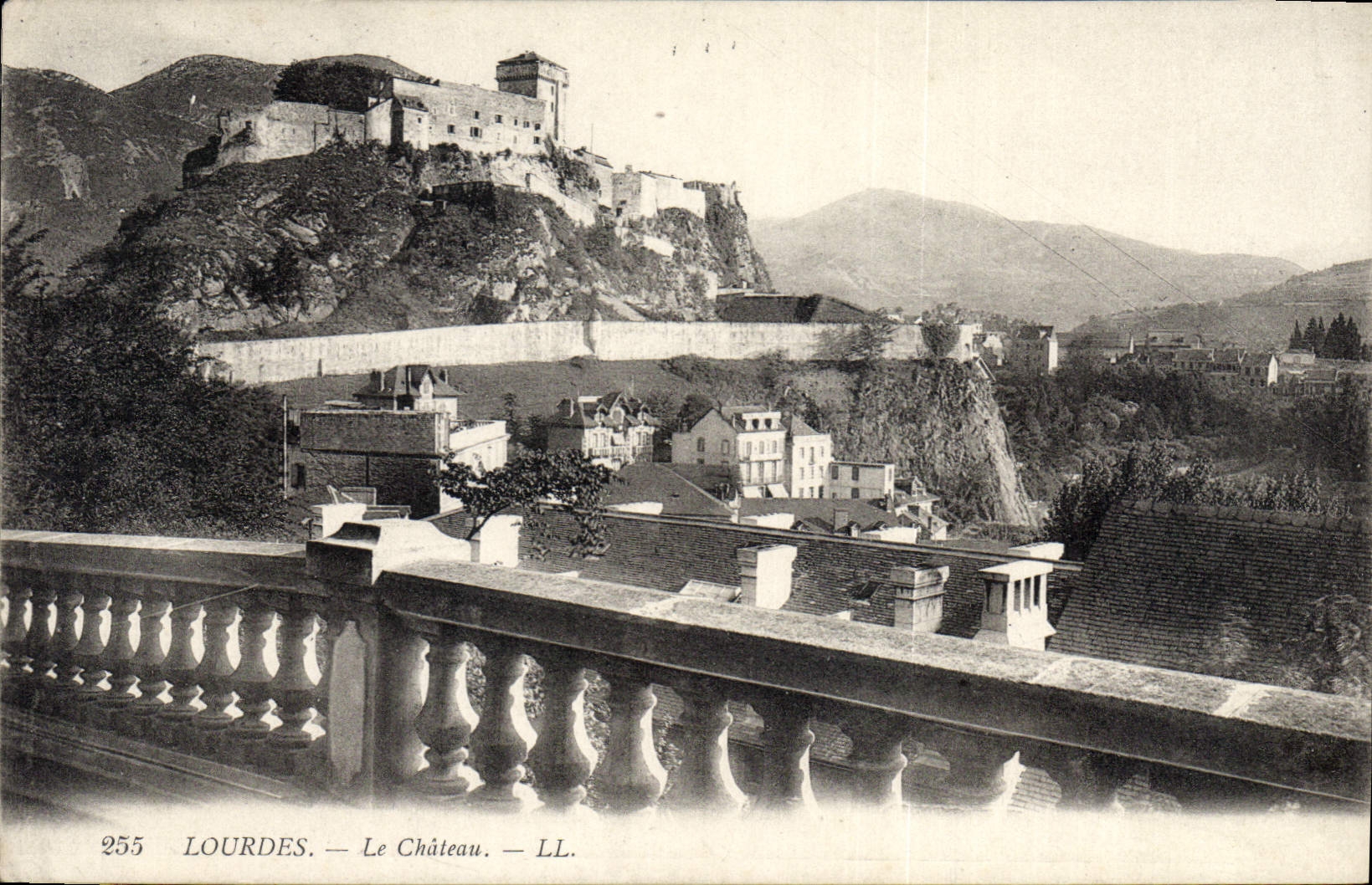 CPA Lourdes le Chateau 