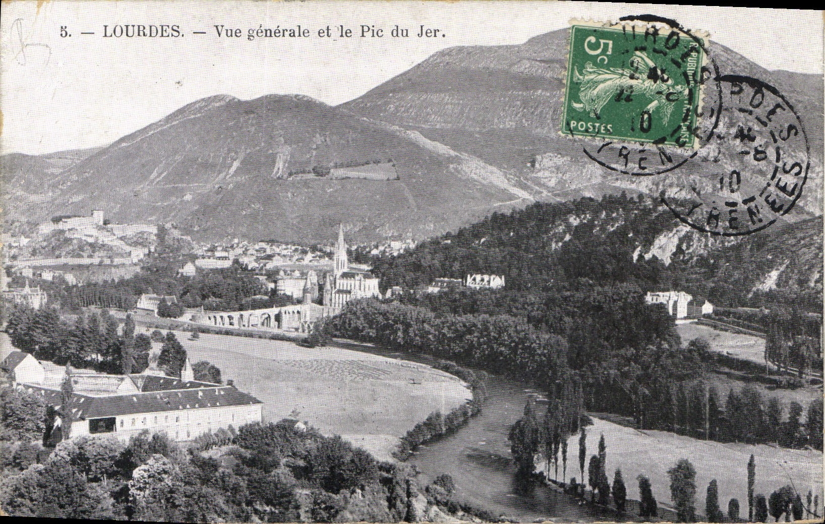 CPA Lourdes vue generale et le Pic du Jer 