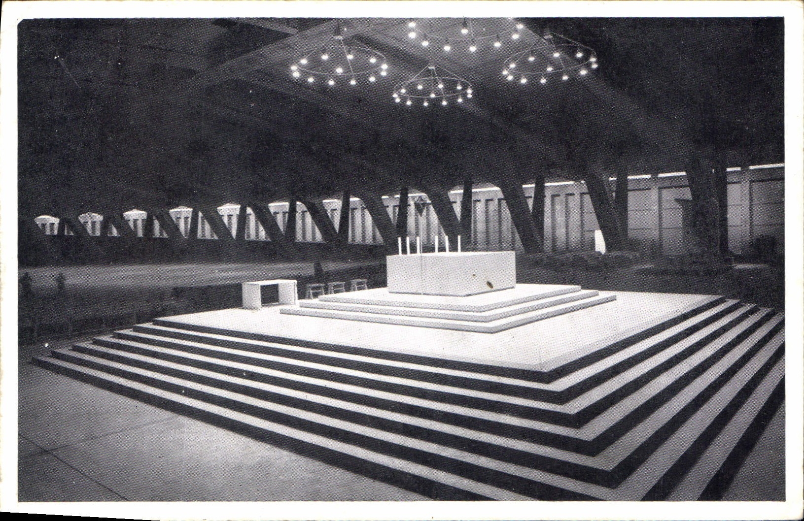 CPA Altaar In Pius x Basiliek Lourdes