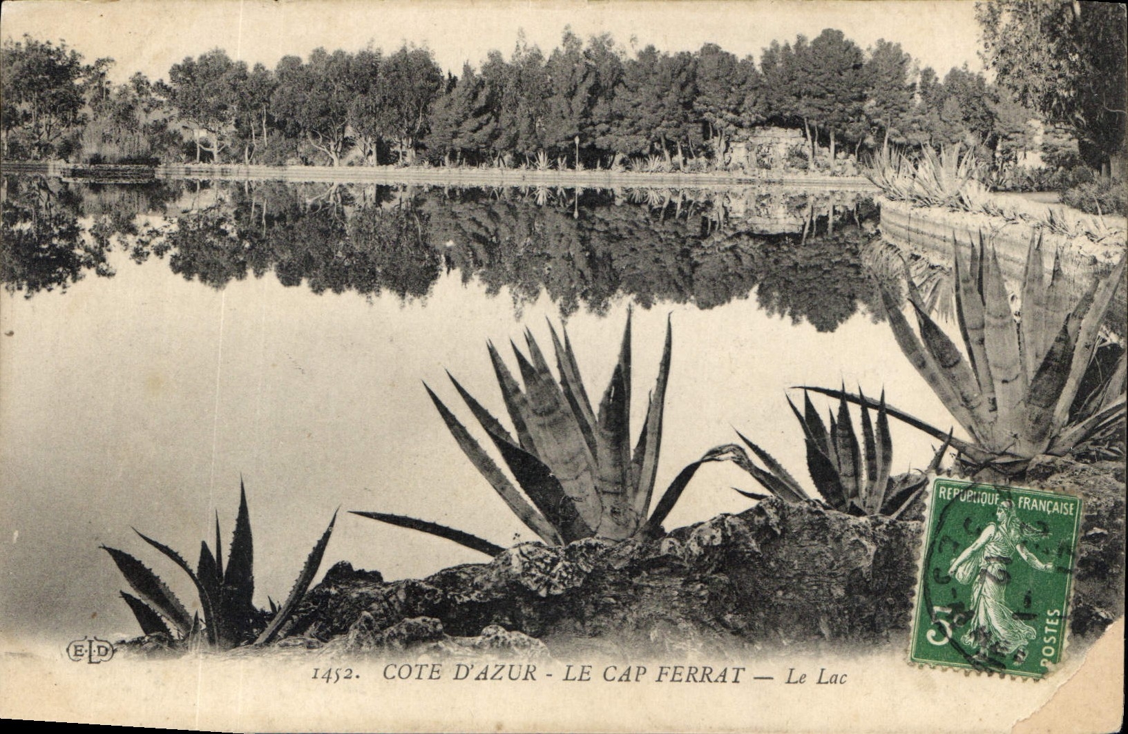 CPA Cote d'Azur le Car Ferrat le Lac