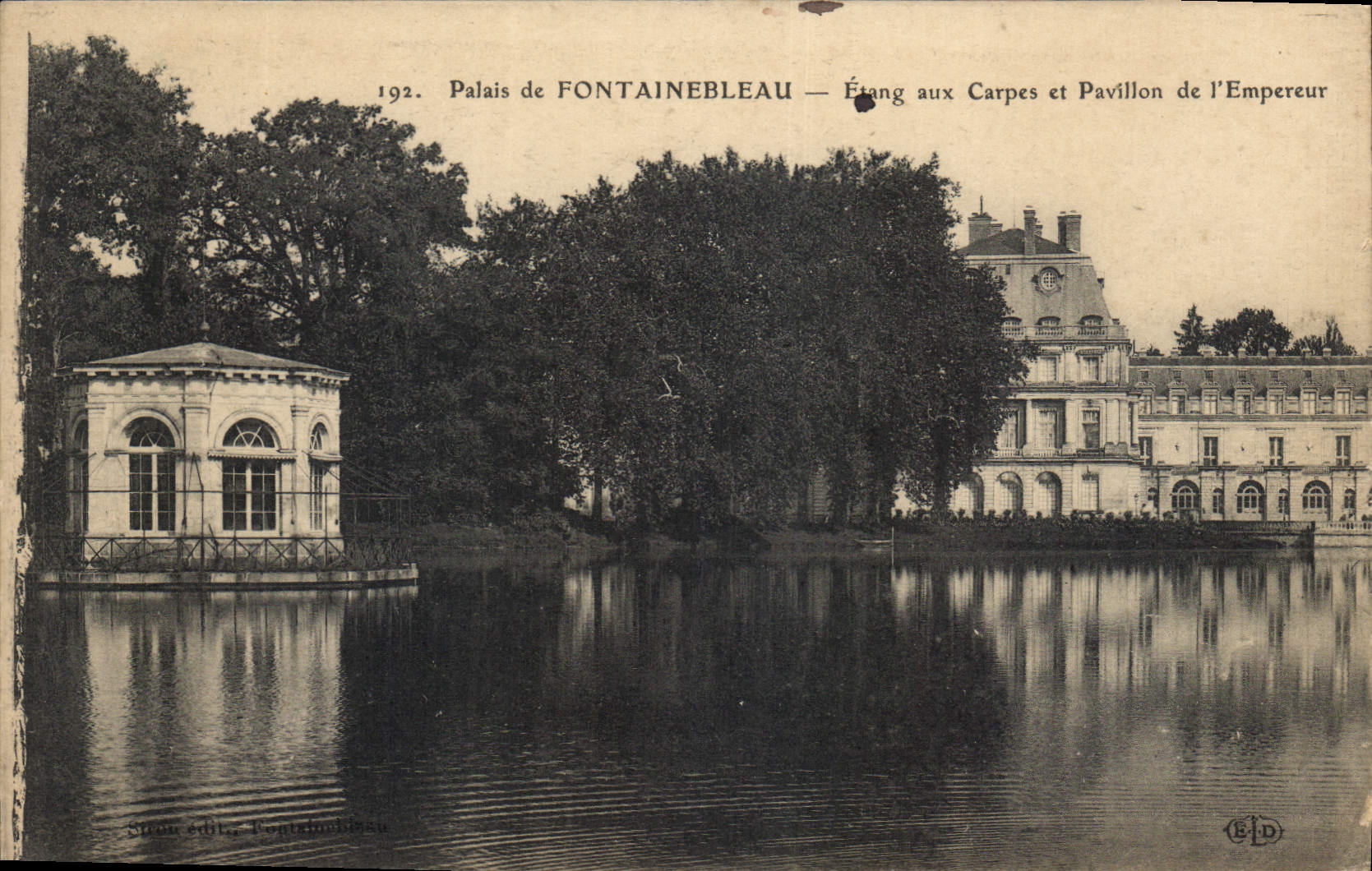 CPA Palais de Fontainebleau Etang aux Carpes et Pavillon de l'Empereur 