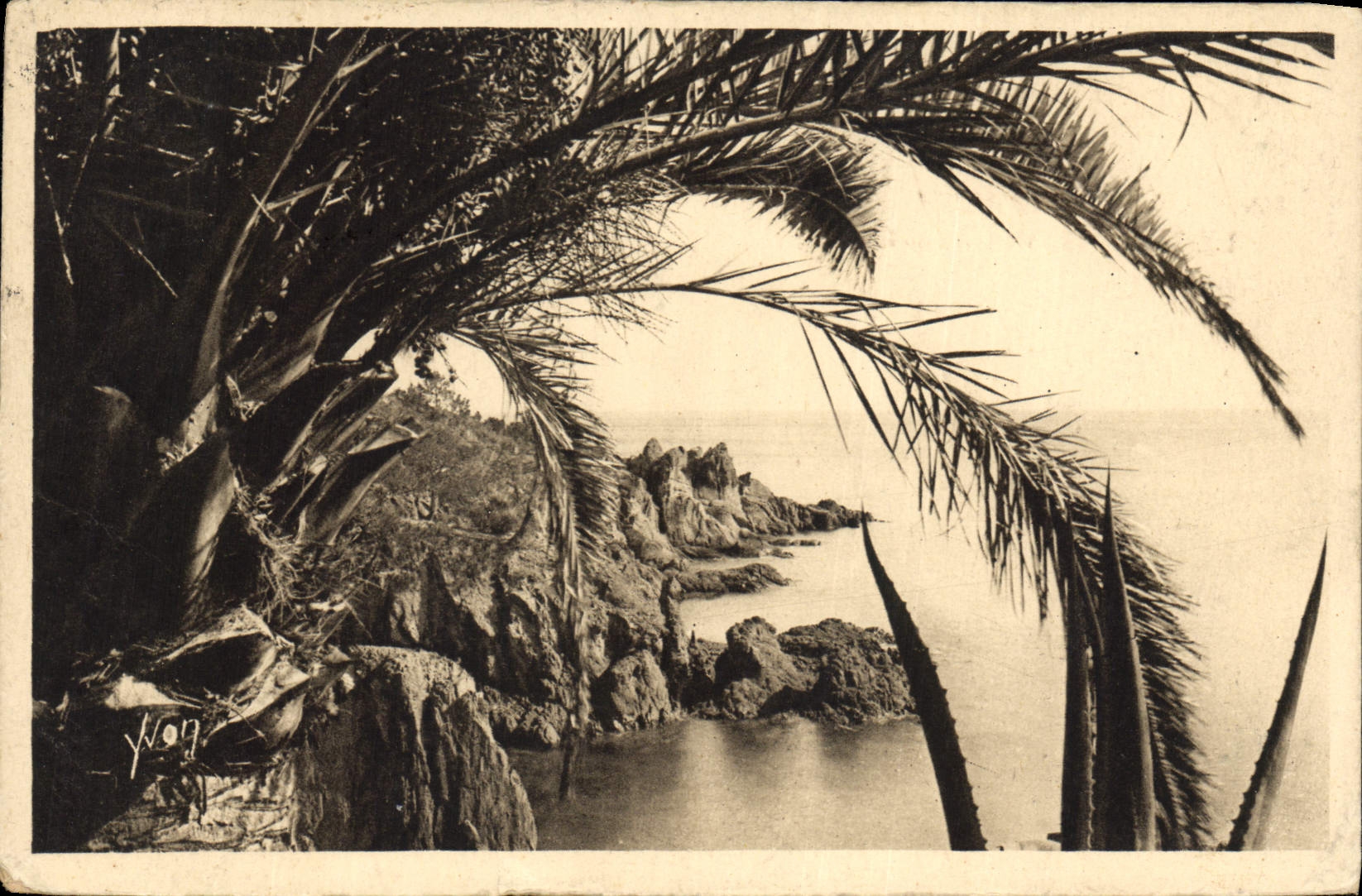 CPA Cote d'Azur le Trayas Var les Rochers