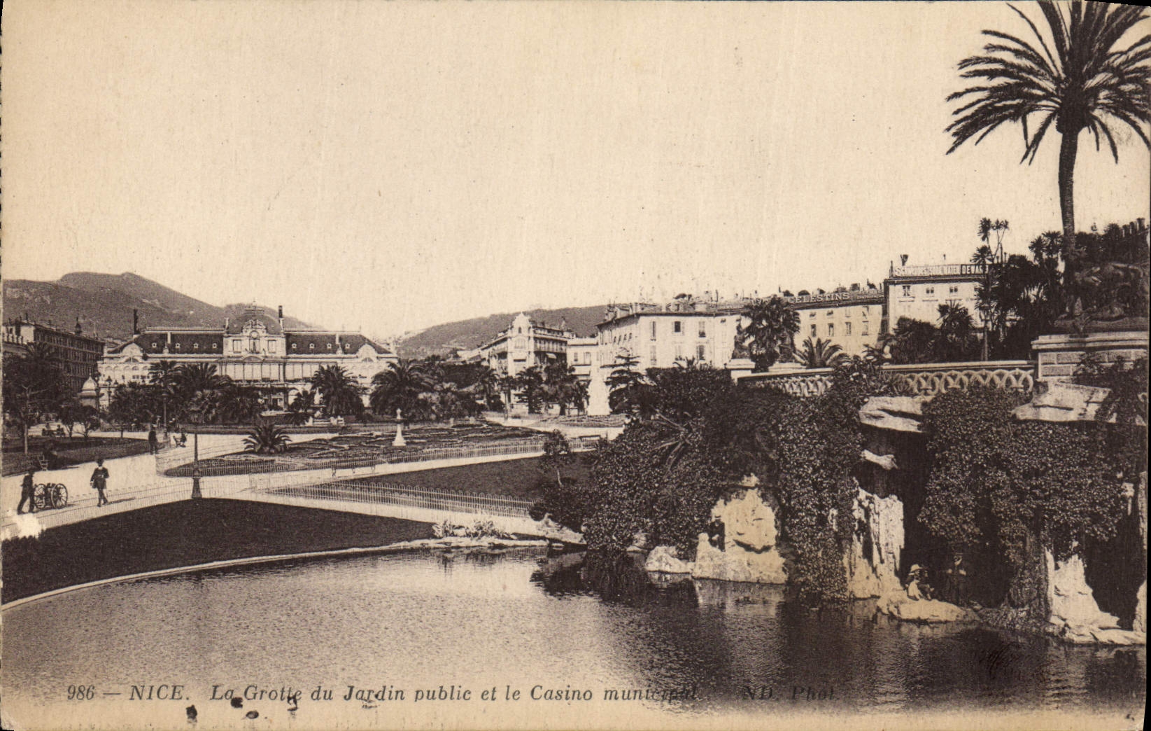 CPA Nice la Grotte du Jardin Public et le Casino Municipal 