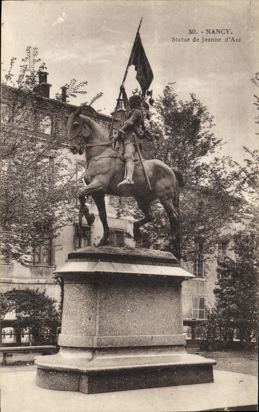 CPA Nancy statue de Jeanne d'Arc 