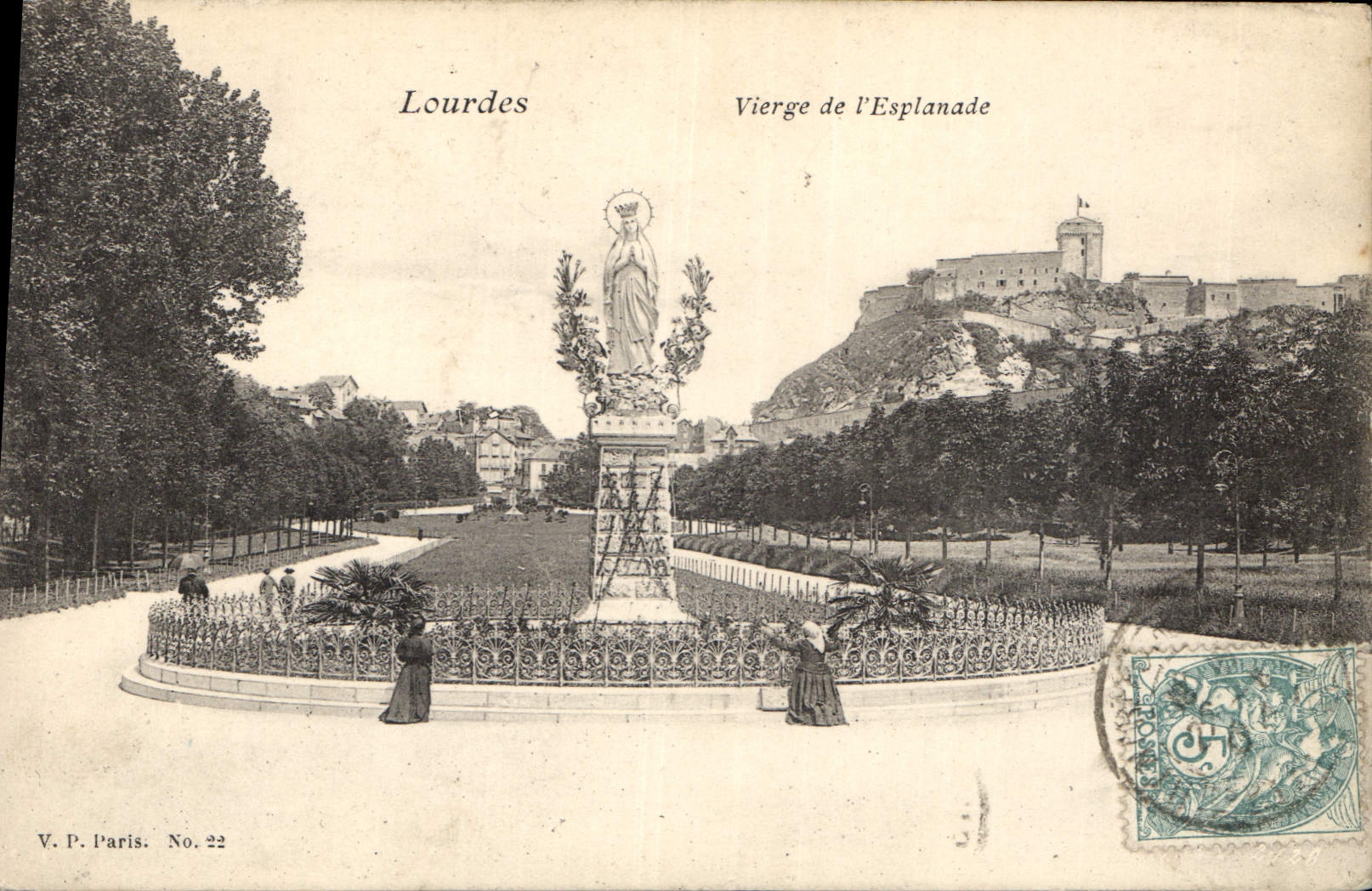 CPA Lourdes Vierge de l'Esplanade 